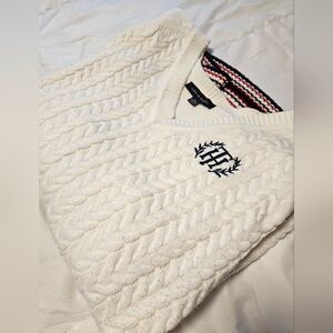 Tommy Hilfiger women's V-Neck Cream Varsity Sweater Sz XXL